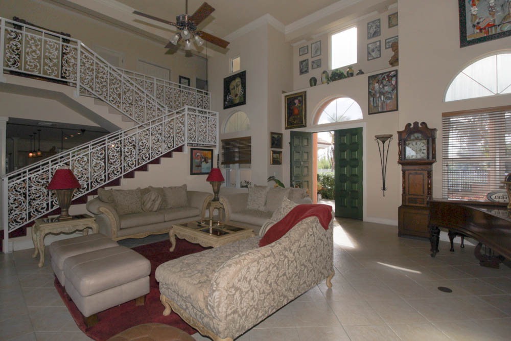 Beautiful 4 Bedroom Estate at Princess Isles