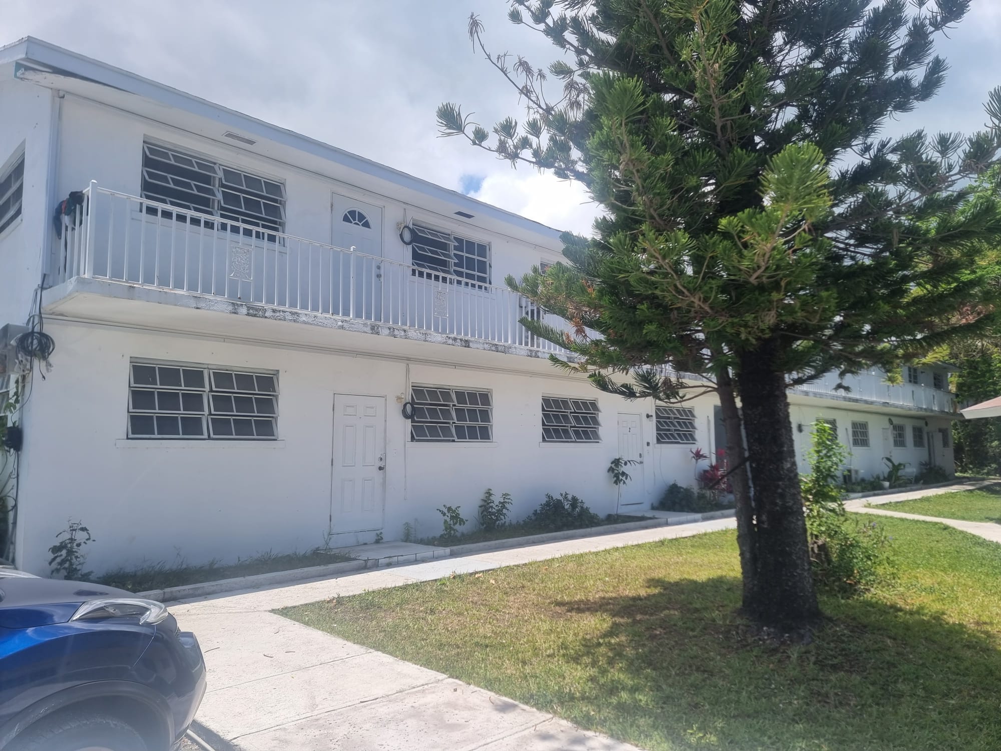 20 Unit Apartment Complex off West Bay
