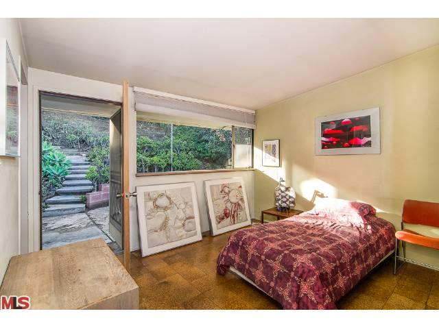 2173 Redcliff