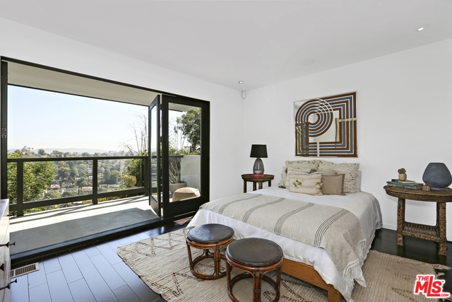 2300 Ronda Vista