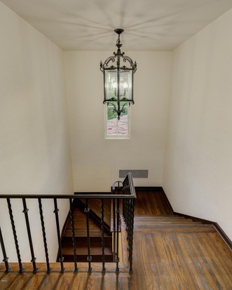 2084 Meadowbrook