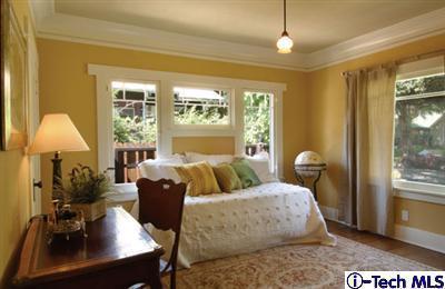 1095 N Marengo