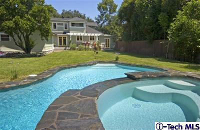 1095 N Marengo