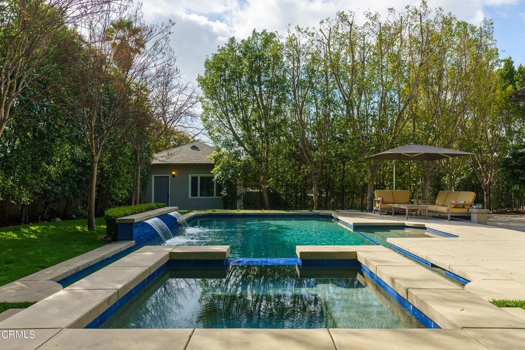 972 Los Robles