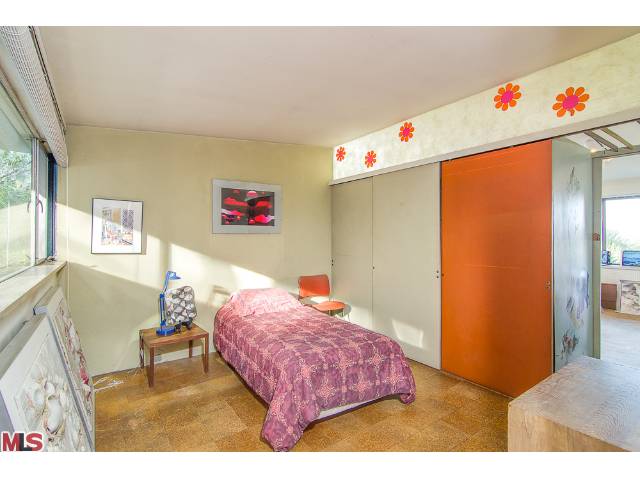 2173 Redcliff