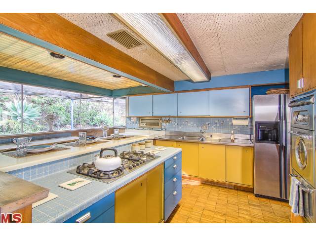 2173 Redcliff