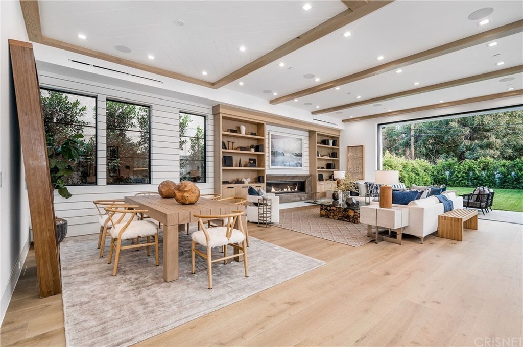 12942 Bloomfield