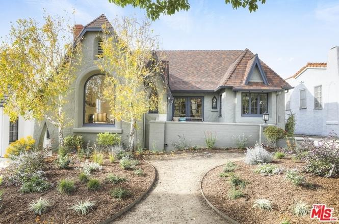 1223 N Everett
