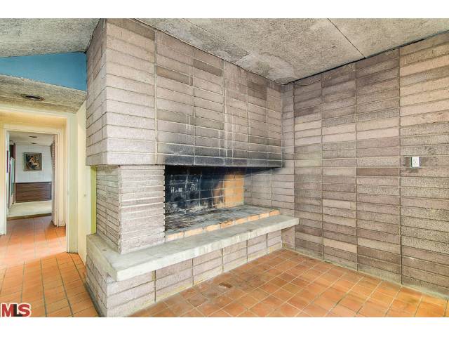 2173 Redcliff