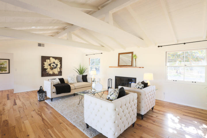4135 Lago Drive