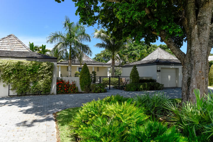 2745 Avenue Au Soleil