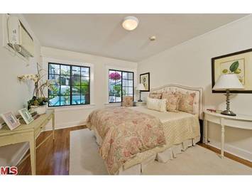 111 N Citrus