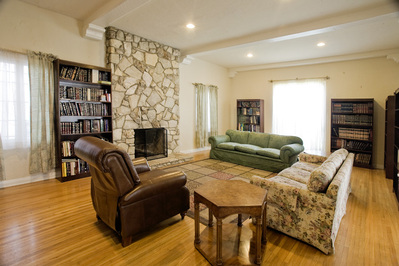 120 S. Poinsettia Place
