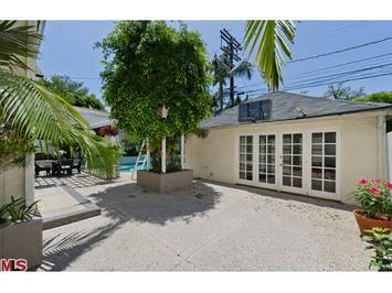 111 N Citrus