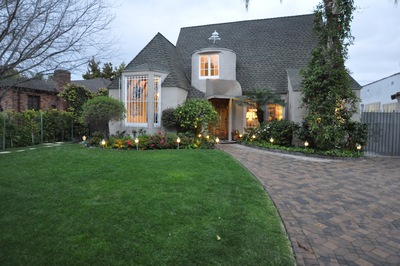 360 N. Poinsettia Pl