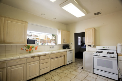 120 S. Poinsettia Place