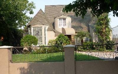 360 N. Poinsettia Place