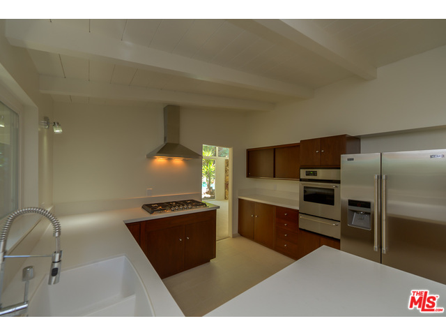 939 Roscomare Rd