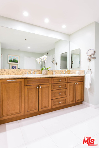 10430 Wilshire 506