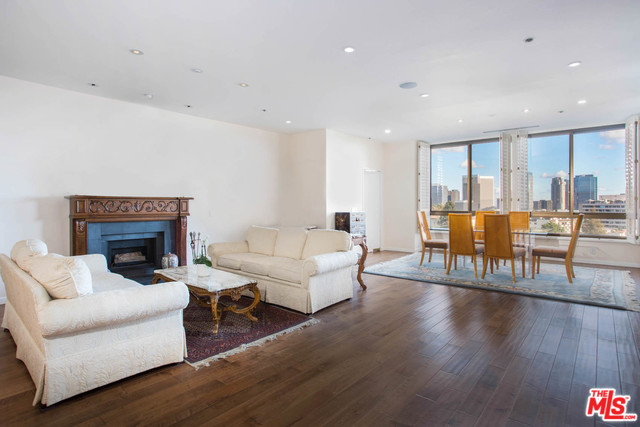 10430 Wilshire 506