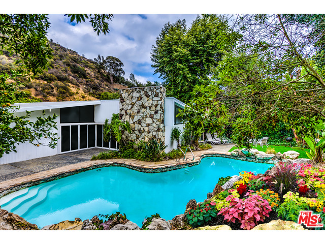 939 Roscomare Rd
