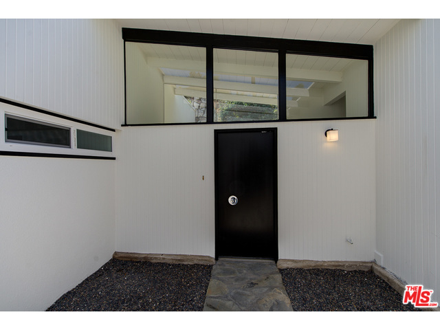 939 Roscomare Rd
