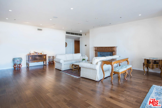 10430 Wilshire 506
