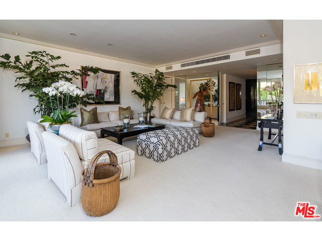 9255 Doheny Rd 703