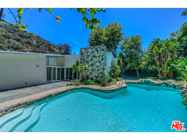 939 Roscomare Rd