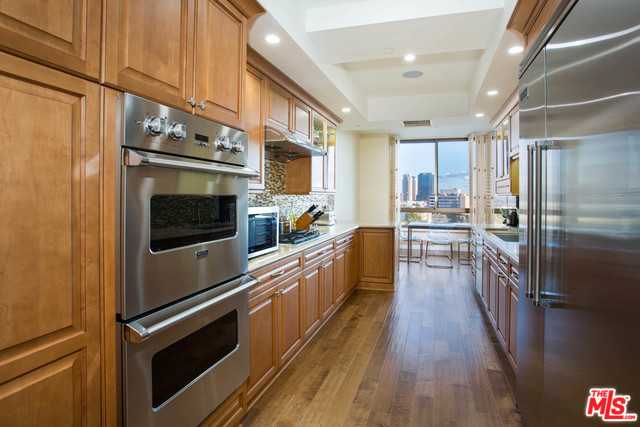 10430 Wilshire 506