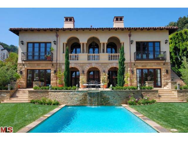 1660 Amalfi Dr