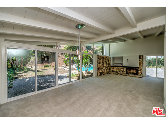 939 Roscomare Rd