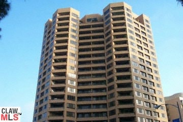10430 Wilshire Bl 403