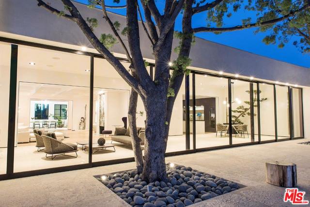 1251 Tower Grove Drive