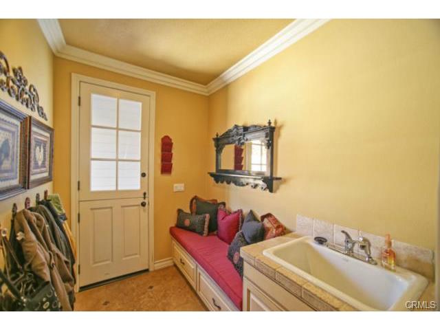 26012 Horseshoe Cr