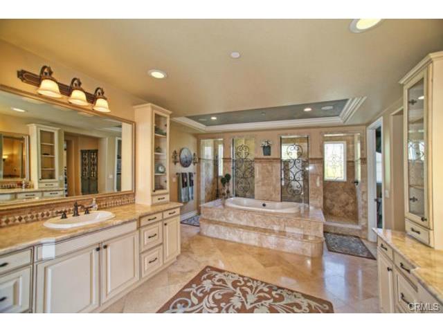 26012 Horseshoe Cr
