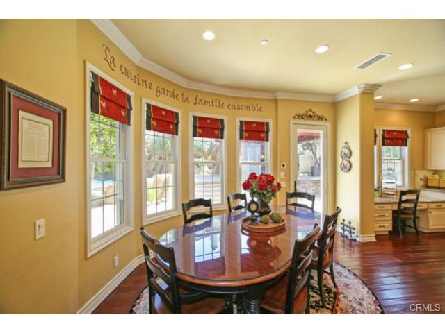 26012 Horseshoe Cr