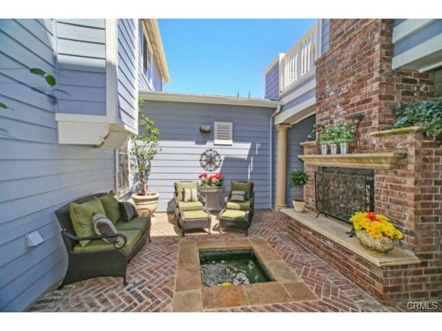 26012 Horseshoe Cr