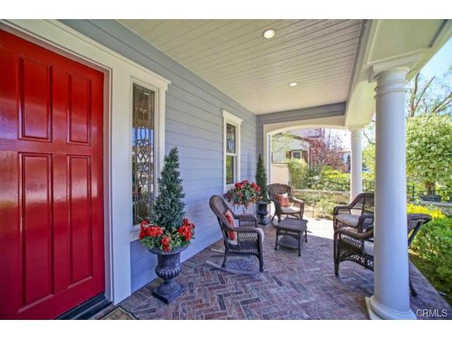 26012 Horseshoe Cr