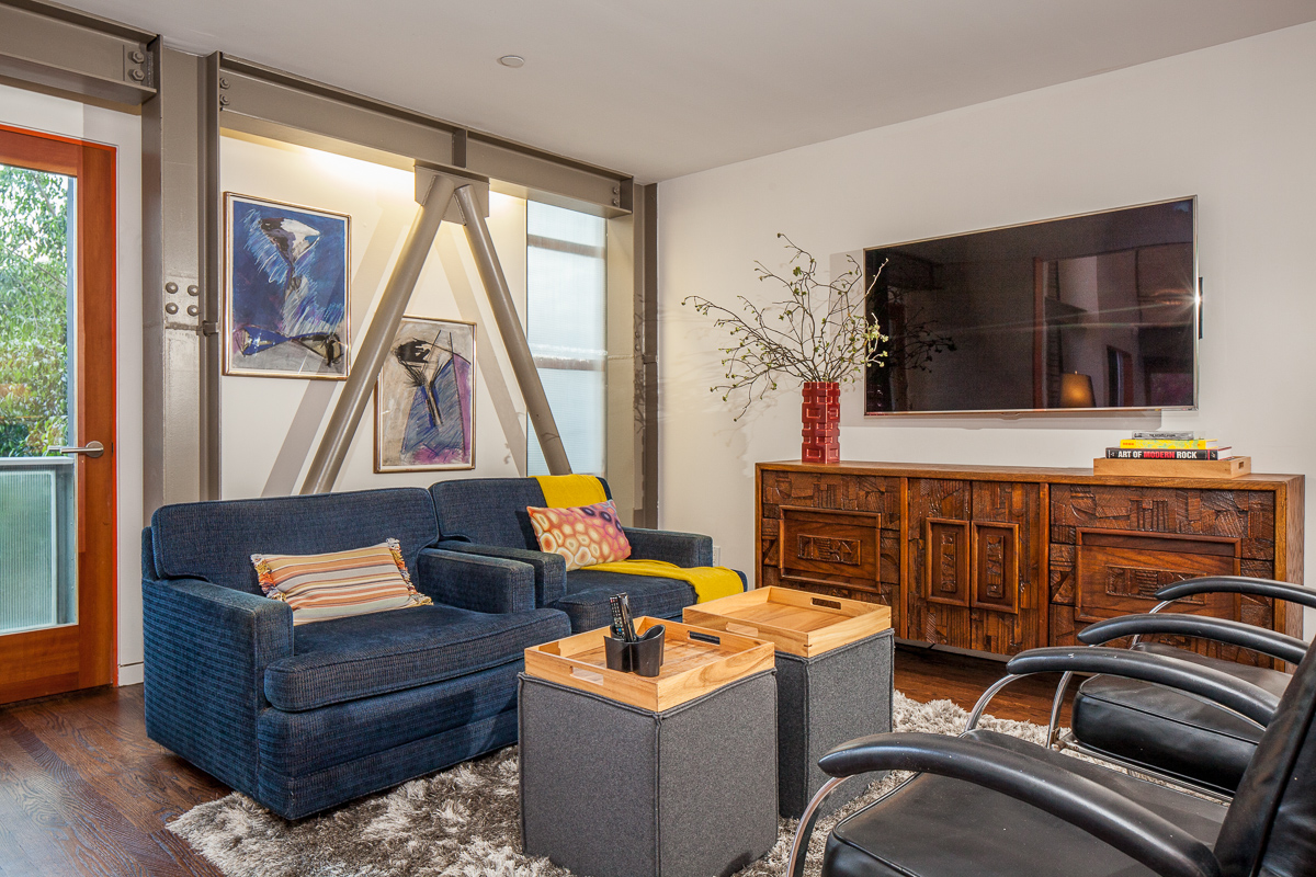 2358 Silver Ridge
