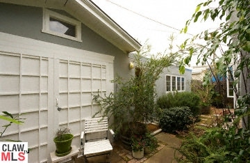 807 Crestmooore Place