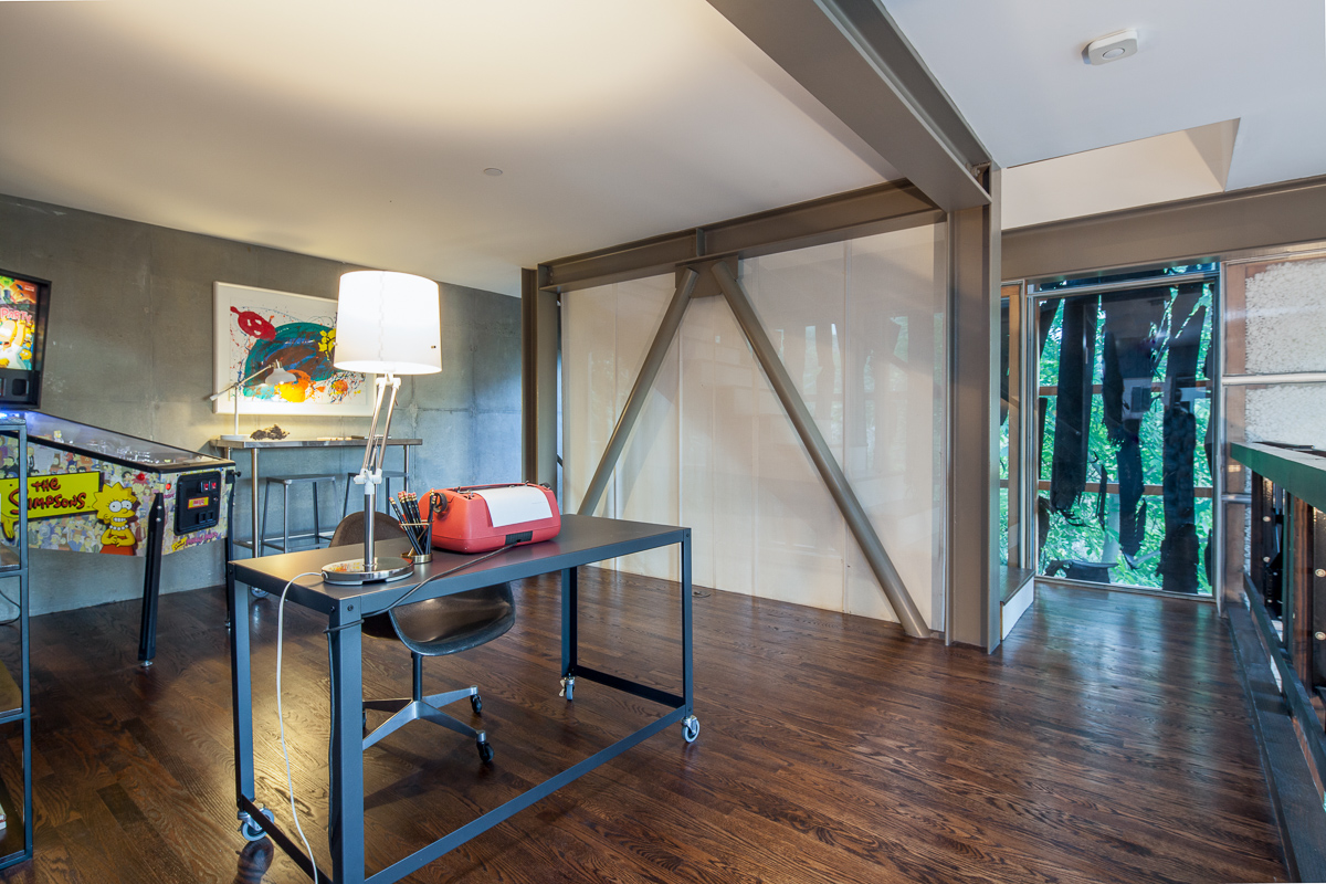 2358 Silver Ridge