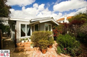 807 Crestmooore Place