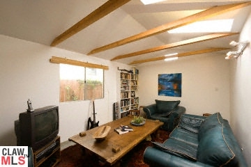 807 Crestmooore Place