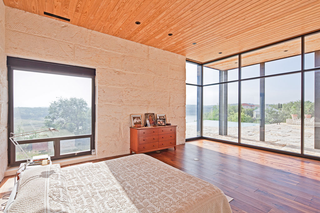 1228 Travis Bluff Way