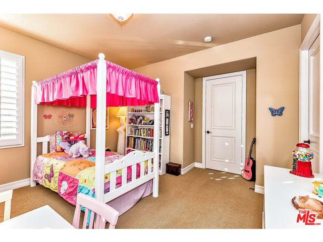 7571 Coastal View Dr