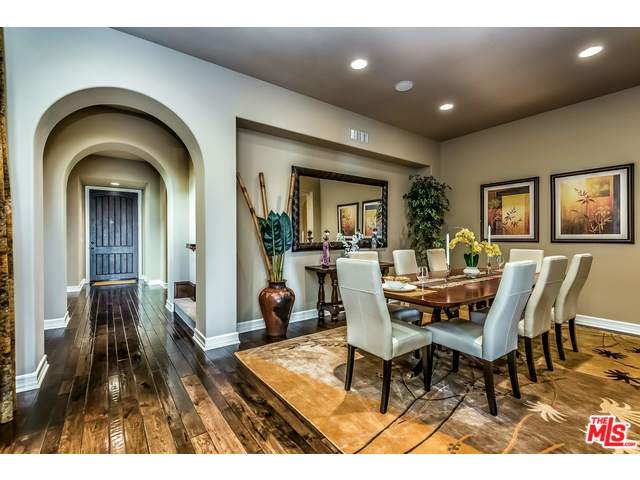 7571 Coastal View Dr
