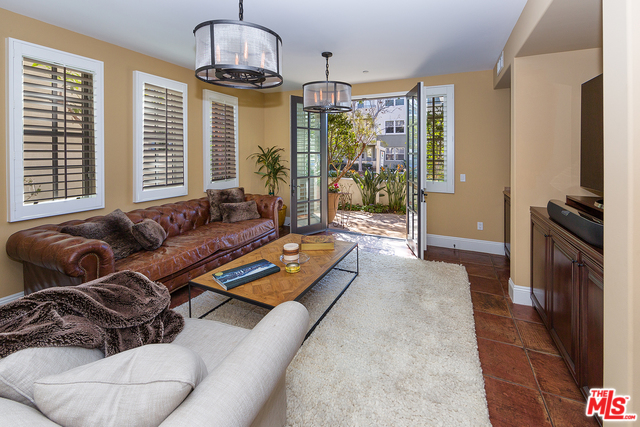 6346 Seawalk Dr