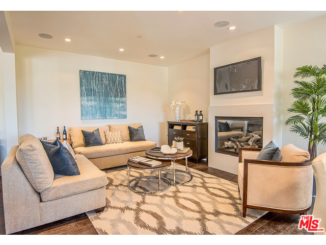 2971 Laurel Canyon Rd