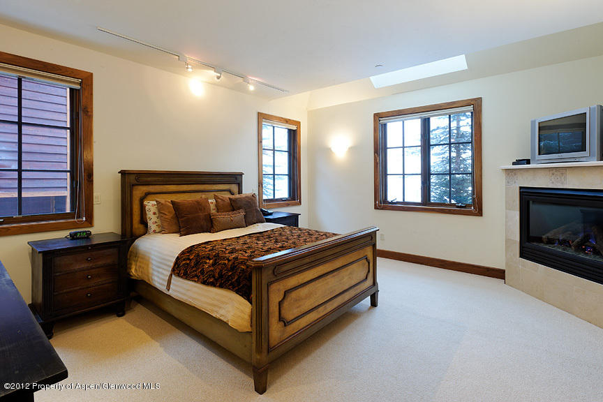 127 Robinson Road